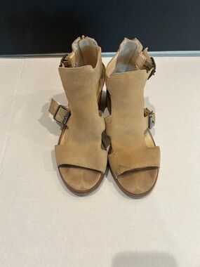 Sole Society Tan wSuede Open-Toe Buckle Sandals 37 7